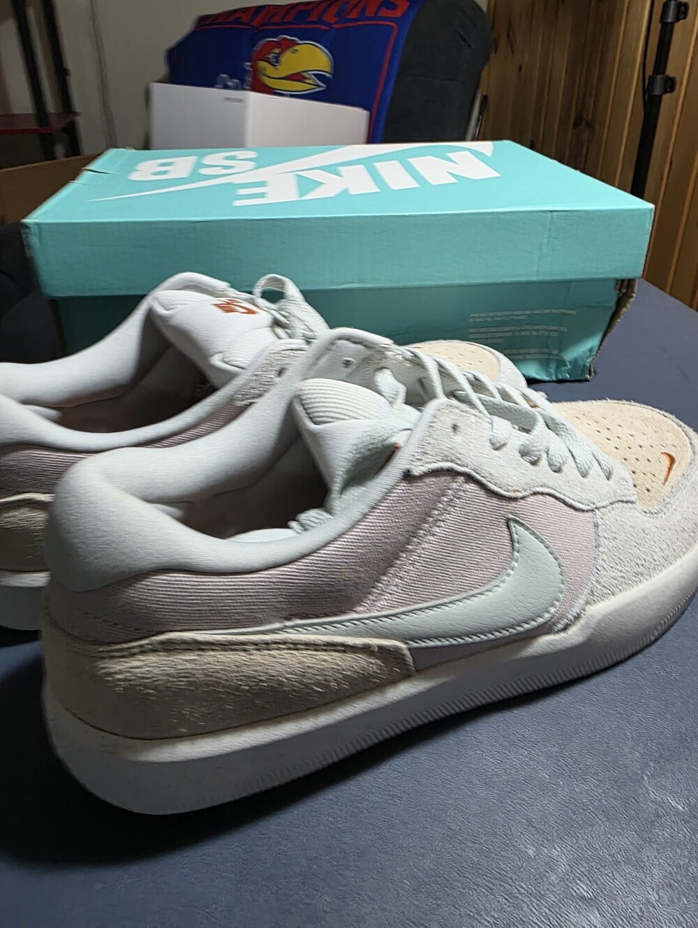 Nike SB Force 58 Men’s Pastel Pink, Cream & White Size 10m.